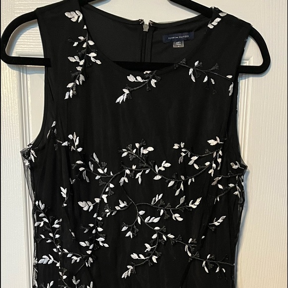 Tommy Hilfiger Embroidered Fit and Flare Dress NWOT - Women US size 6 - Picture 4 of 6